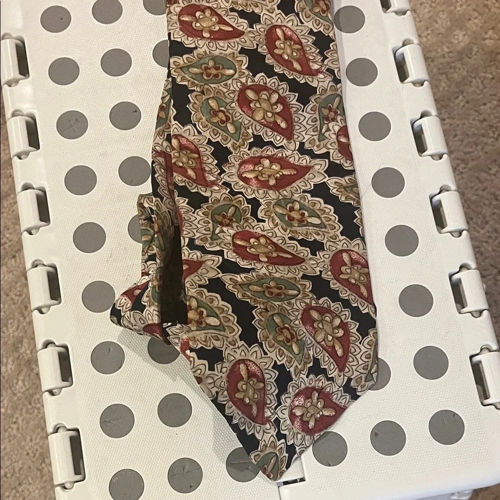 Oscar de la Renta tie vtg Vintage Paisley Necktie
